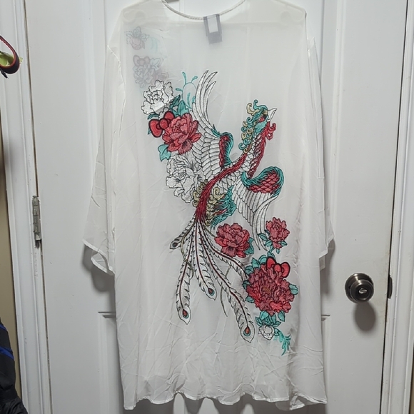 Hello Kitty Sheer White Kimono with Red and Pink Floral Design - Picture 5 of 8